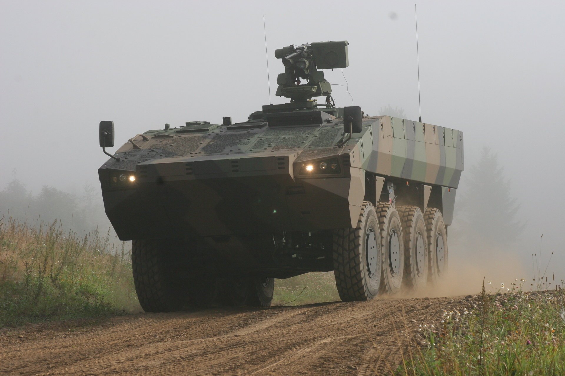 patria amv armas transporte blindado de personal equipo militar