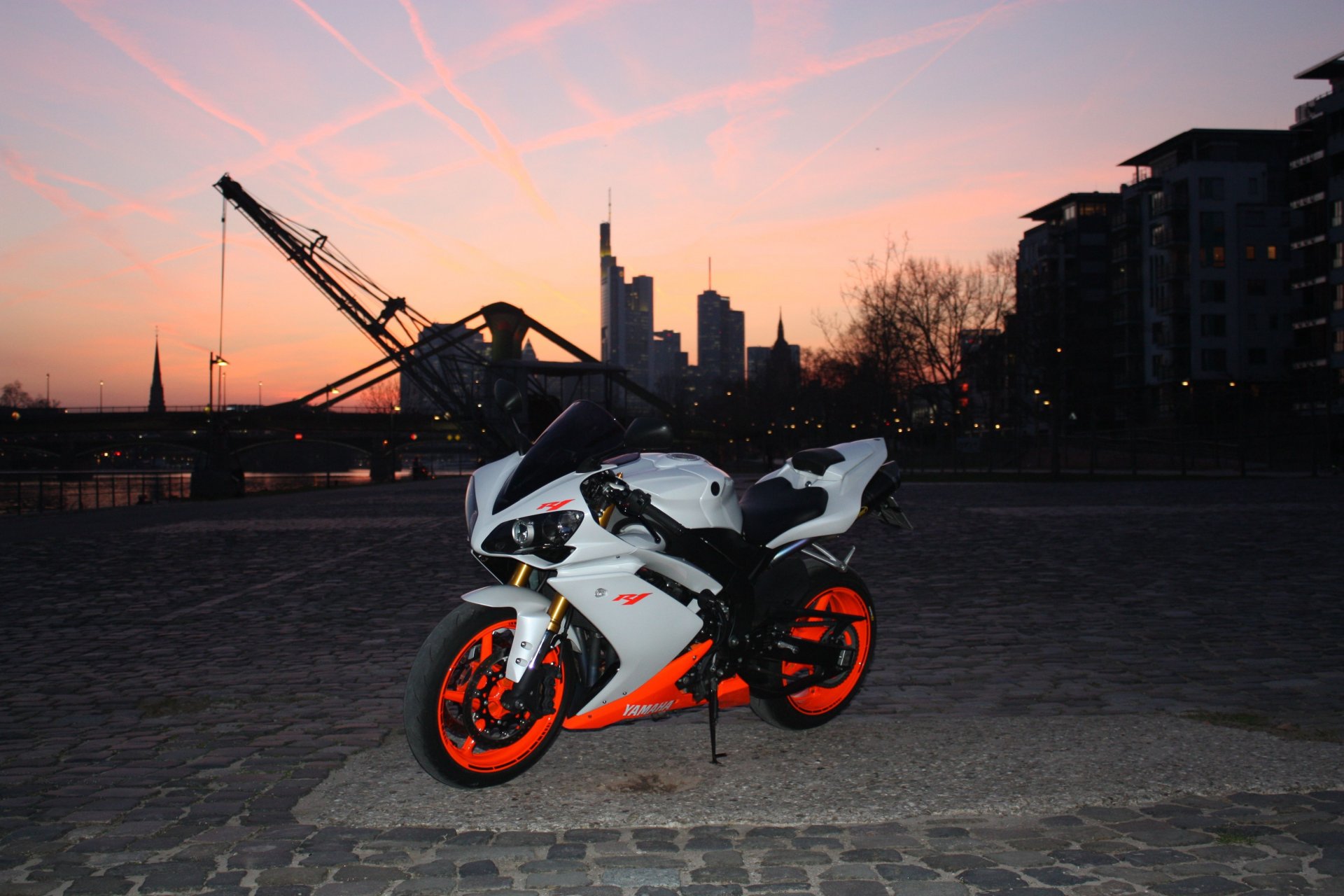 yamaha yzf-r1 white bicycle supersport yamaha white twilight motorcycle city