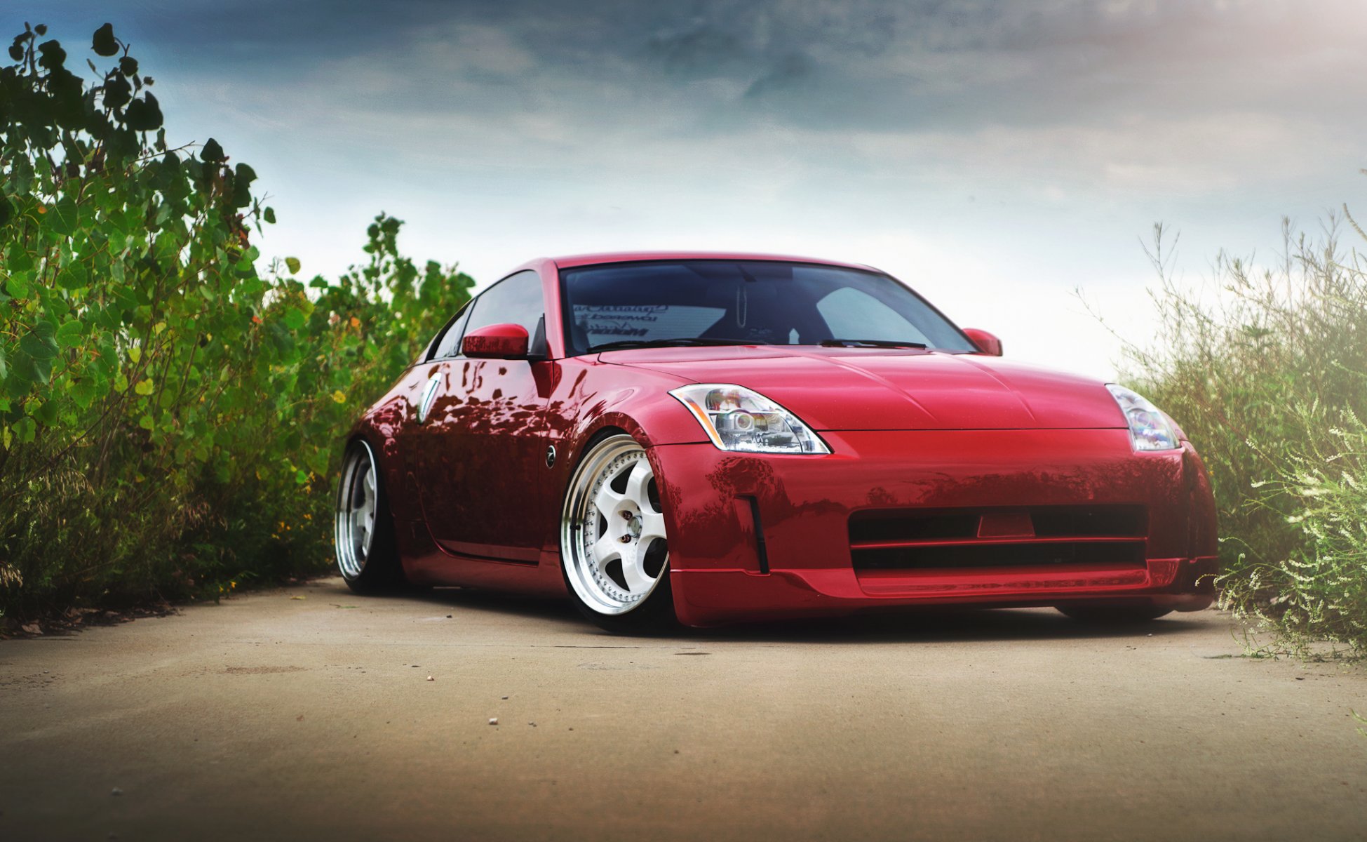 nissan 350z red position nissan red front