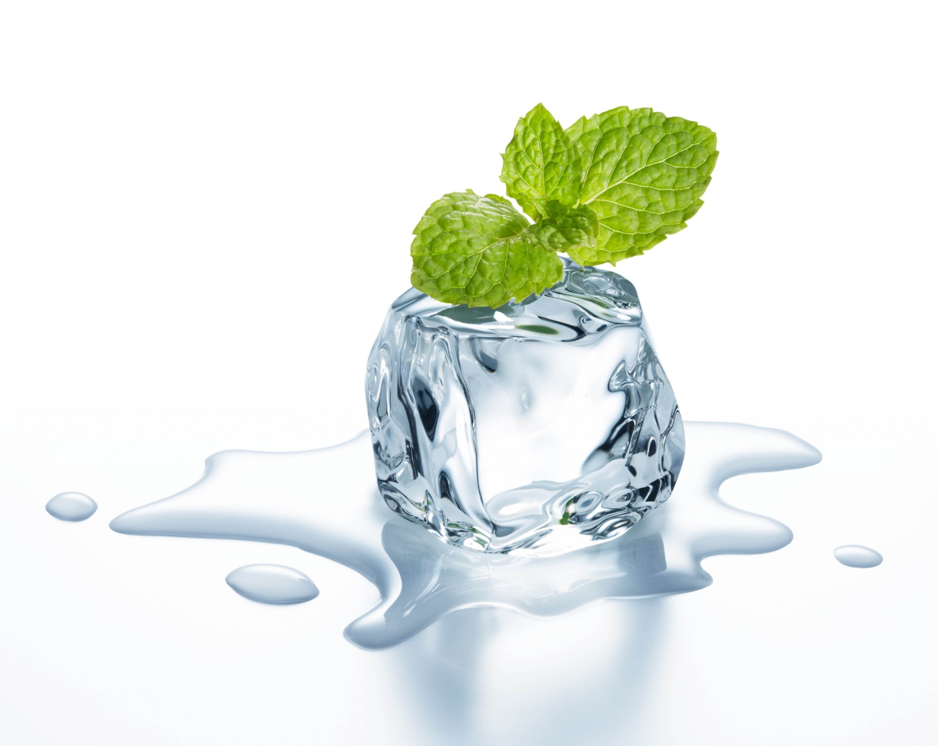 heet next water white background cuba mint