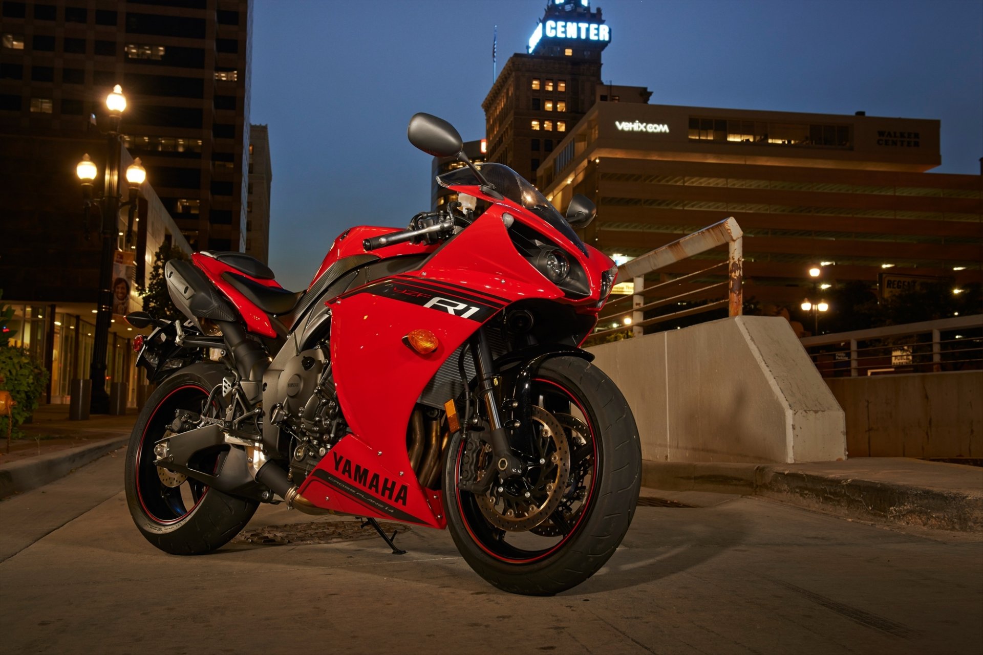 yamaha yzf-r1 red bicycle yamaha p1 motorcycle red city evening lights road shadow