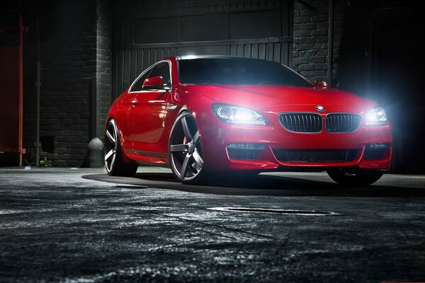 Image de voiture rouge bmw, série 6