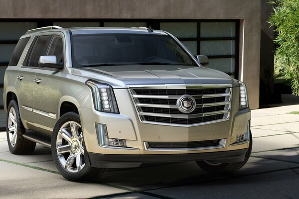 Silver Cadillac Escalade Front view