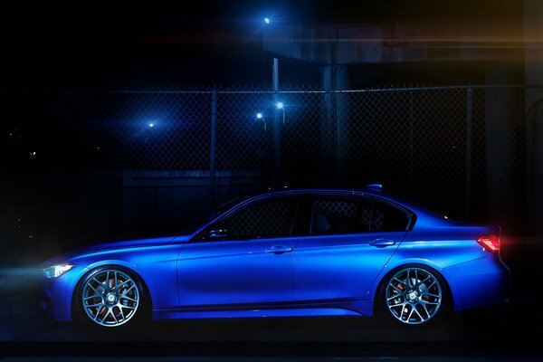 Foto de BMW lado azul