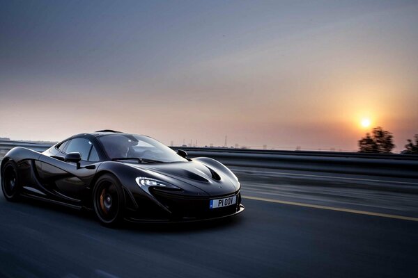 Sera strada nero McLaren