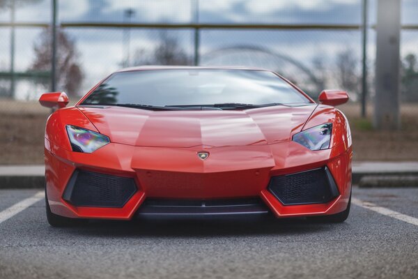 Coche Lamborghini rojo