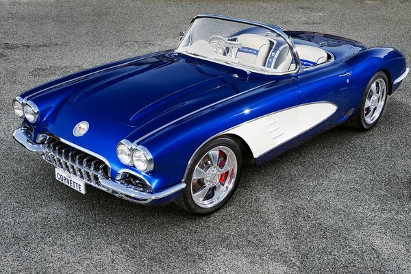 Chevrolet corvette, un coche clásico. azul