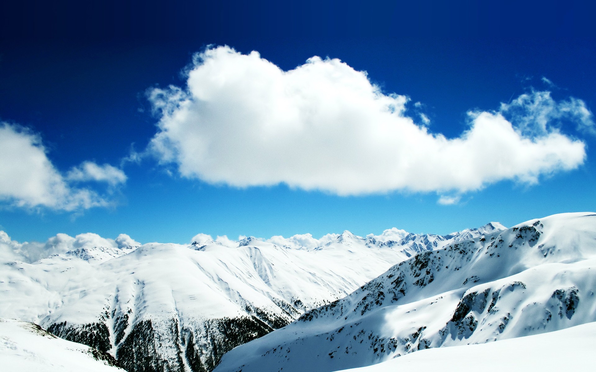 montagnes sommets neige nuage