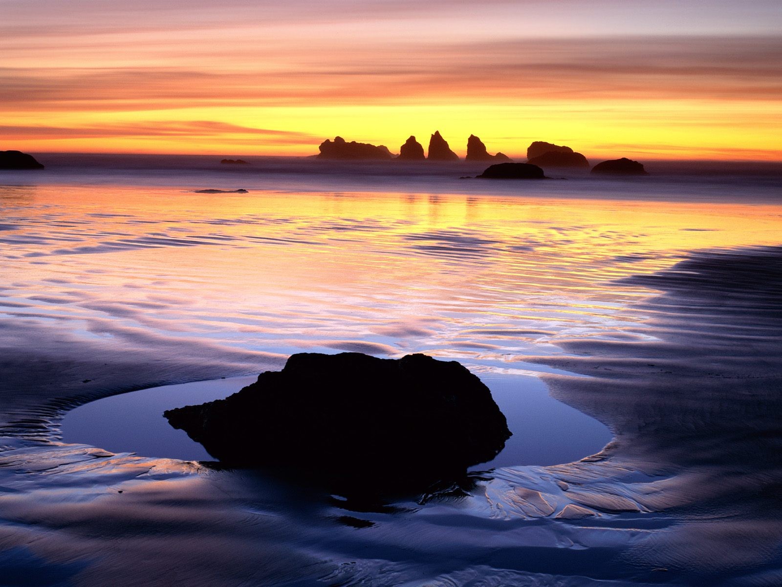 landscape sea sun rays wave reflection highlight sky clouds light