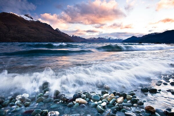 Sea breeze with mountain view