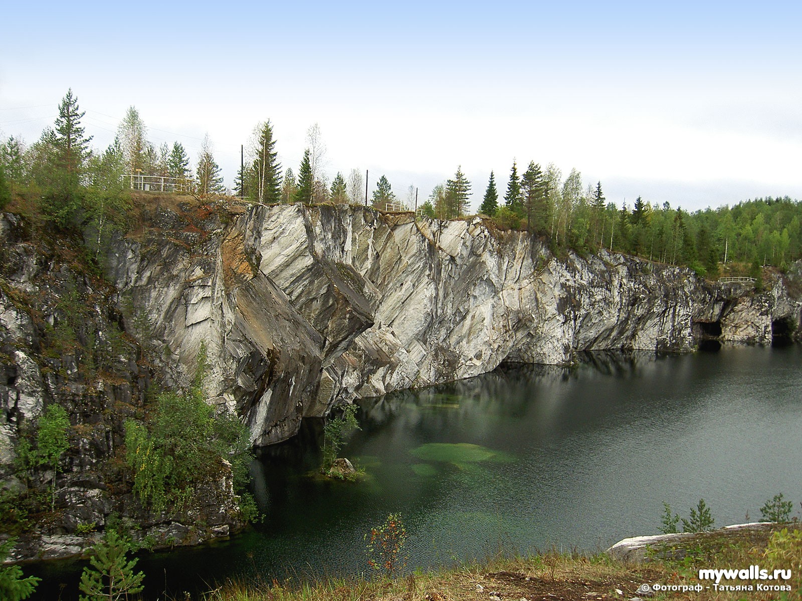 ruskeala-marble canyon carélie eau