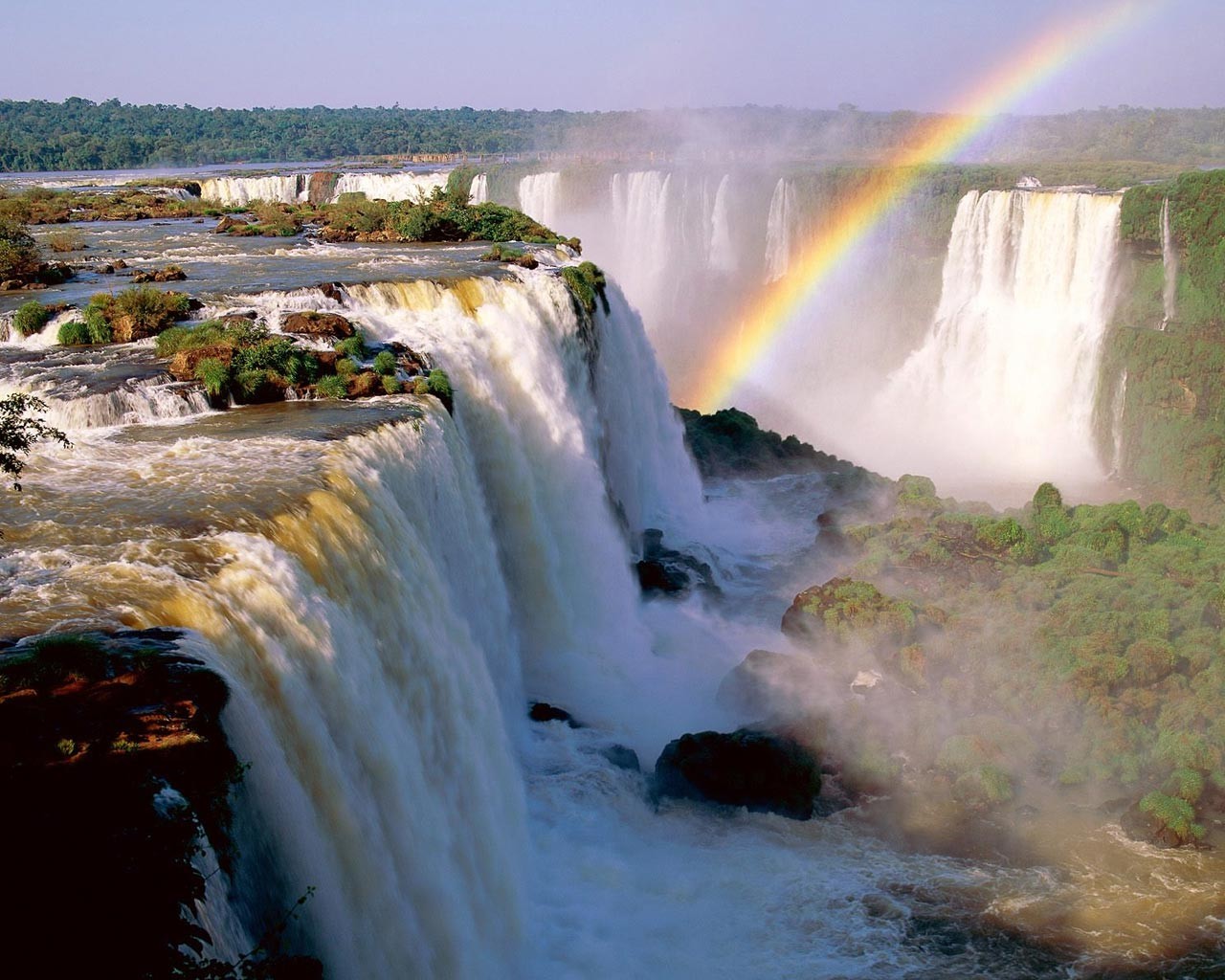 cascada arco iris vapor naturaleza