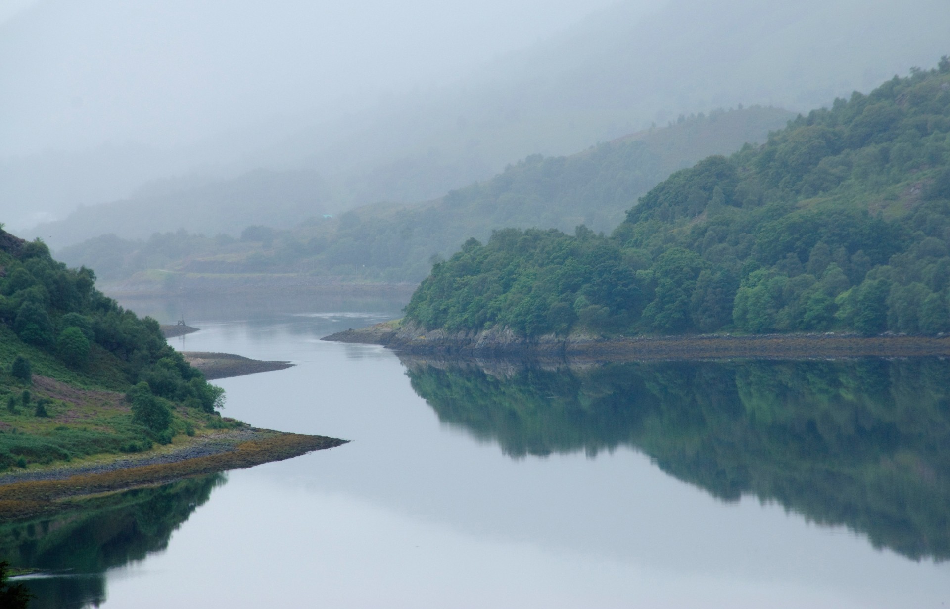 escocia montañas cielo niebla río agua