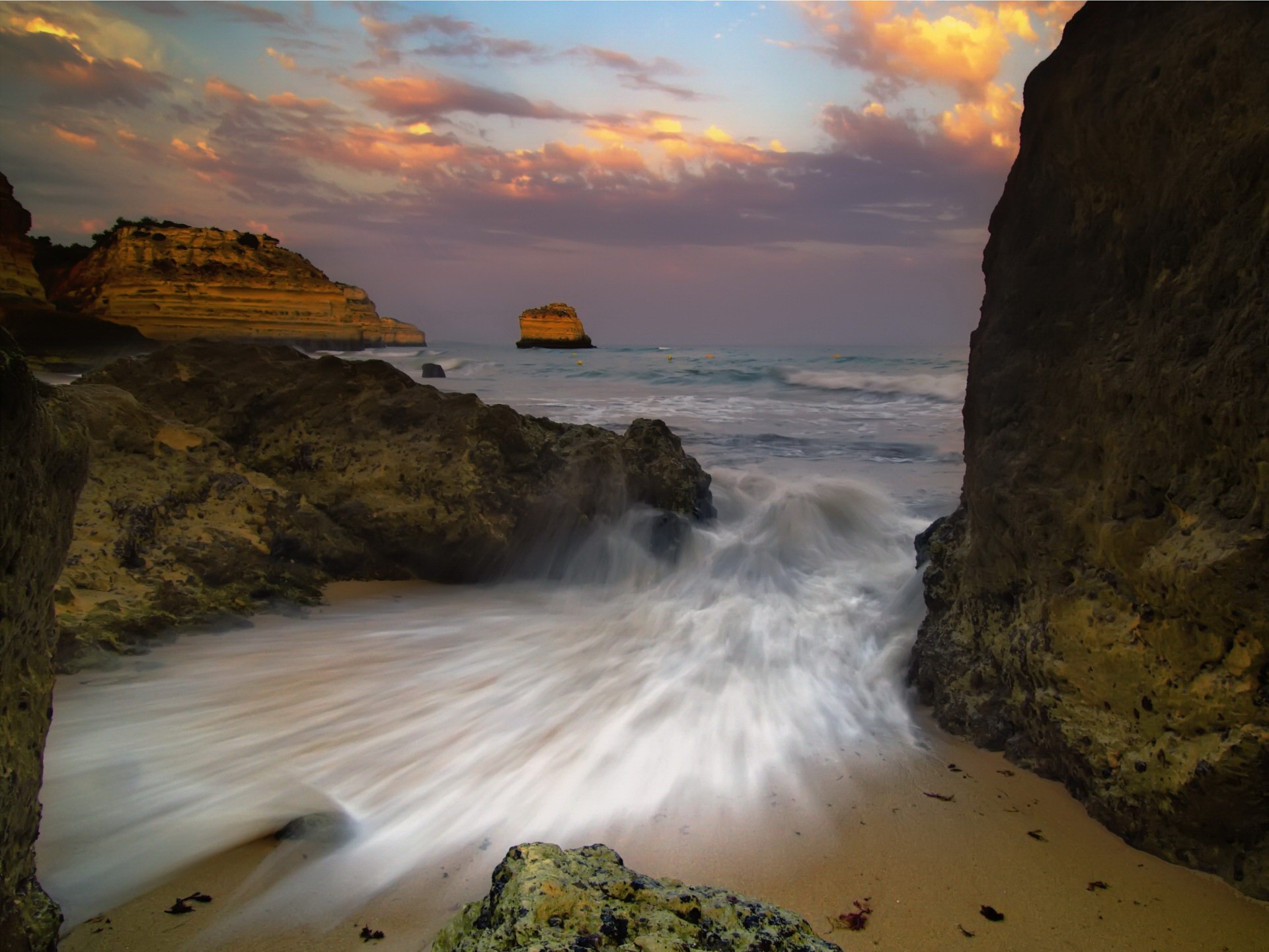 ola mar piedras cielo