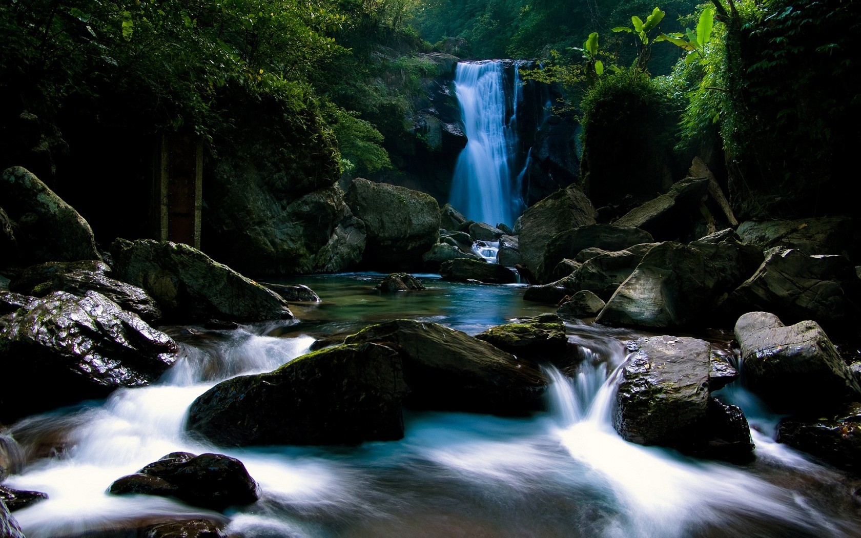 wasserfall steine dschungel