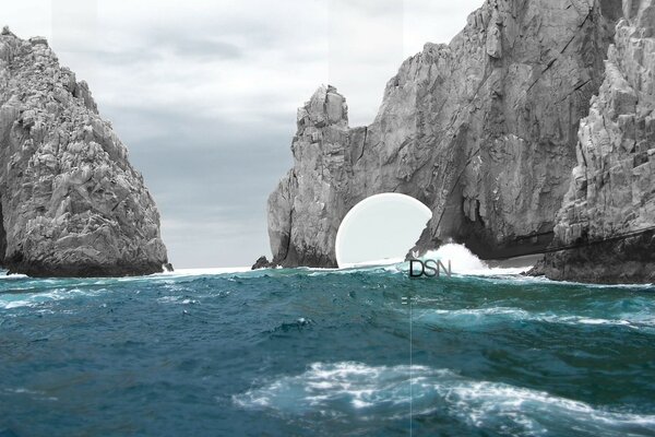 Un pasaje inusual entre rocas afiladas