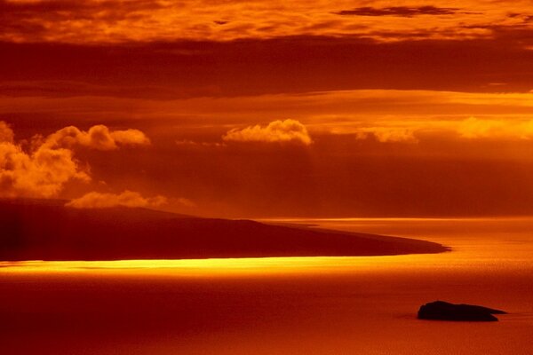 Il Mar Rosso sotto un cielo rosso sangue