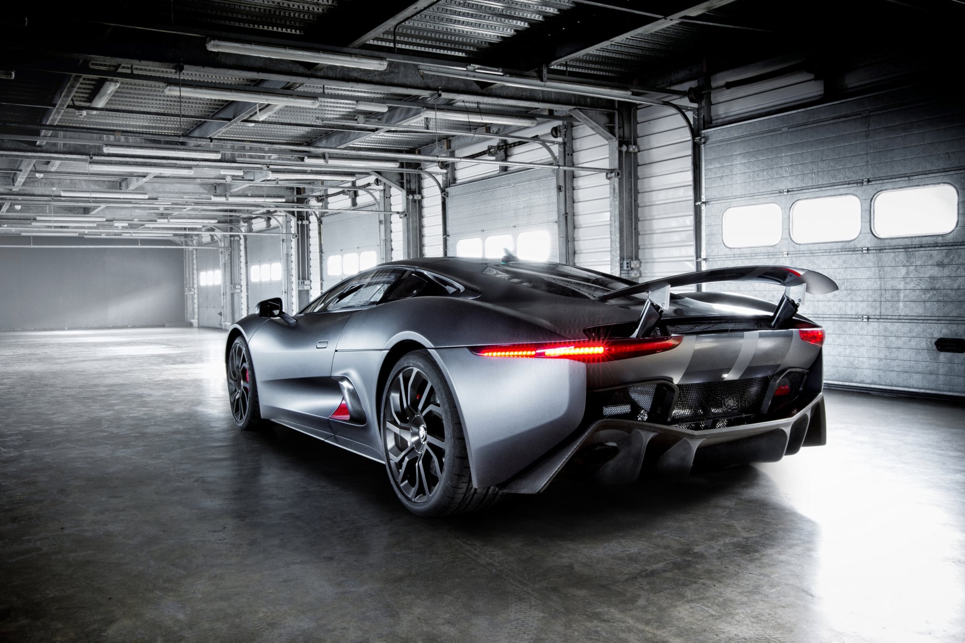 jaguar c-x75 hybrydowy prototyp supersamochodu tył samochód supersamochód