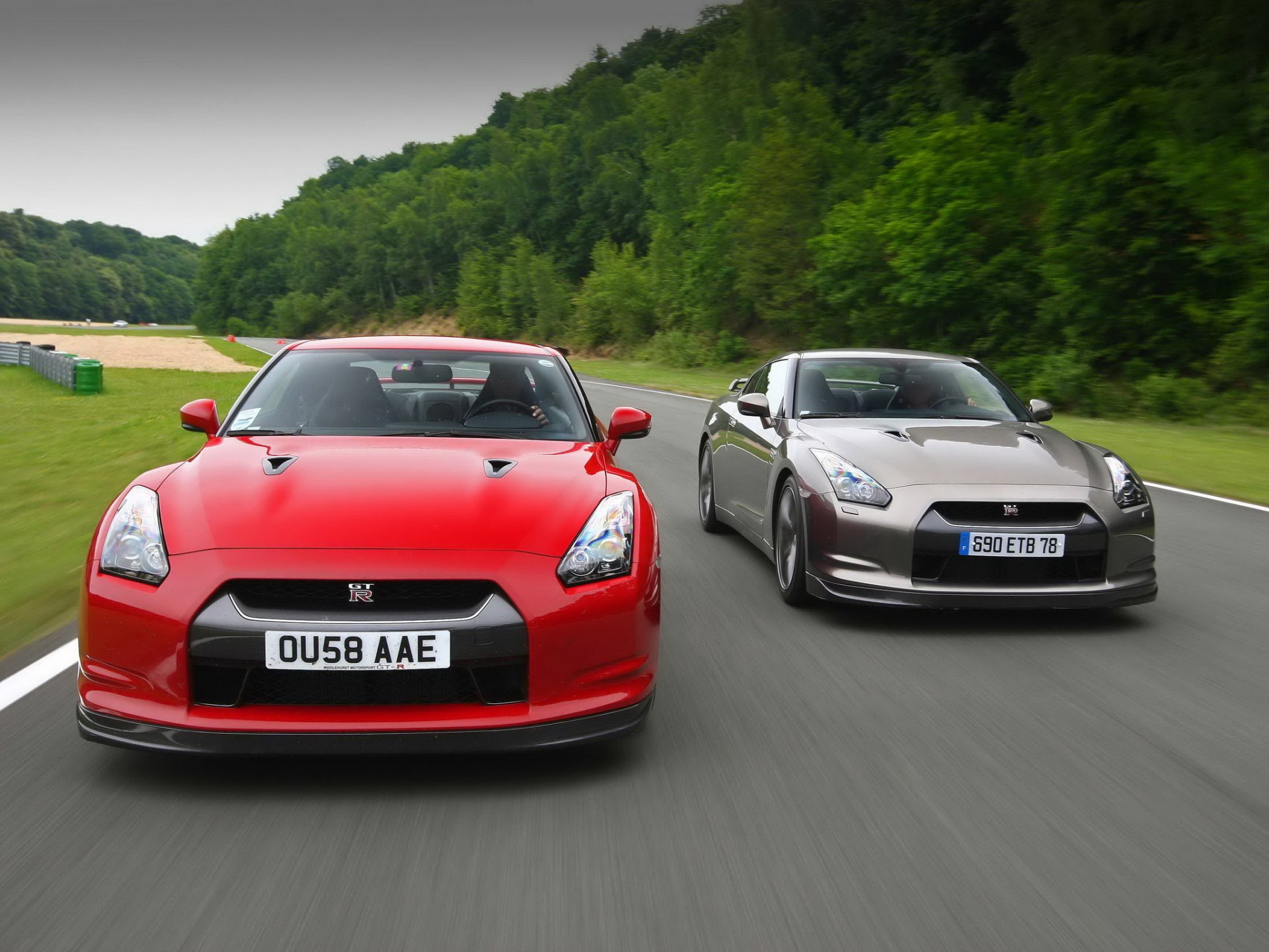 coches coches nissan automovilismo deportes carreras pista tráfico rojo carretera nissan horizonte r35 gt-r rojo