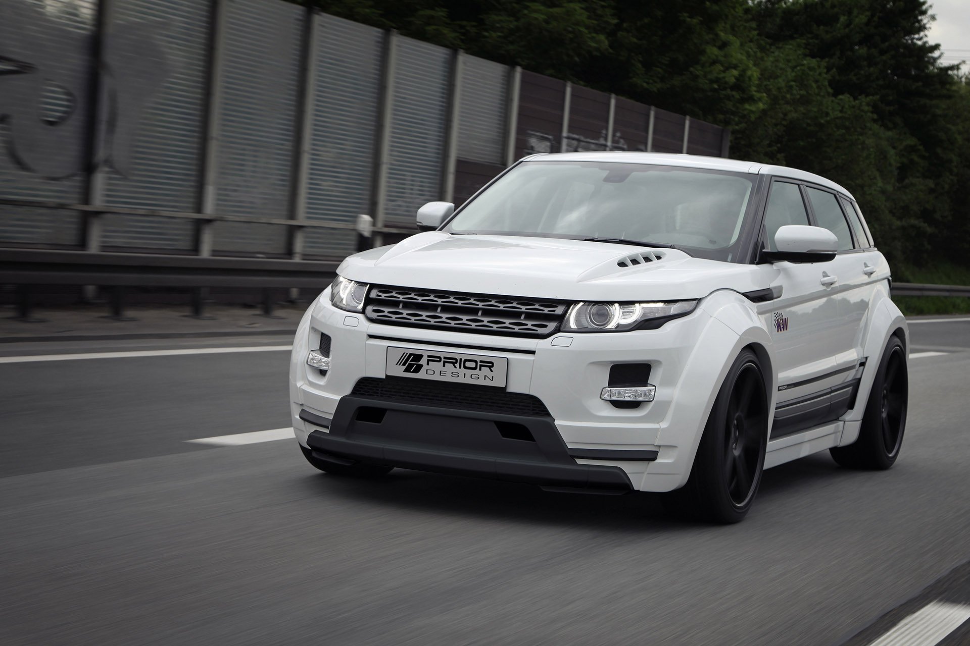 avant-conception land rover range rover evoque pd650 vue de face auto tuning