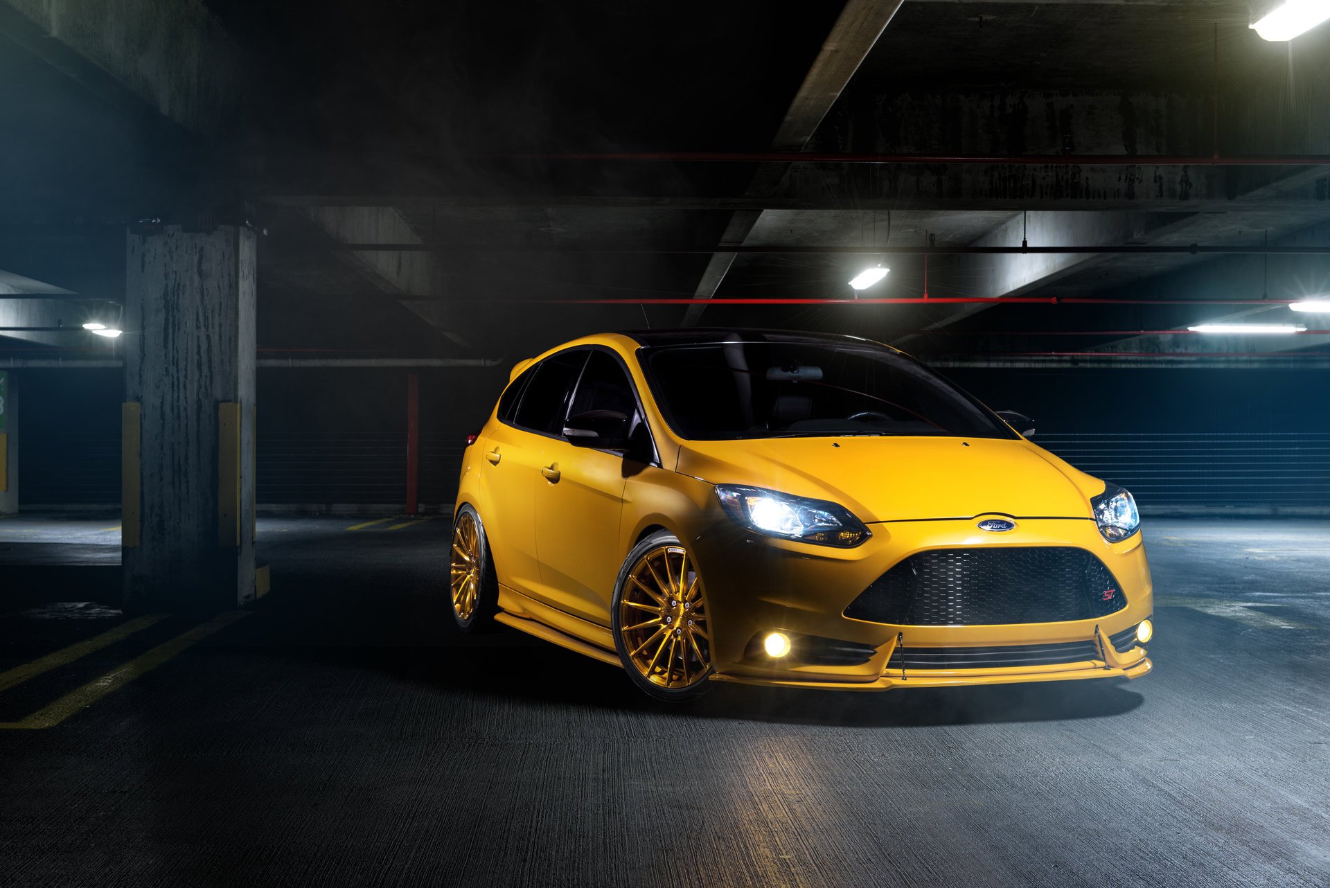 ford focus st yellow front focus parking