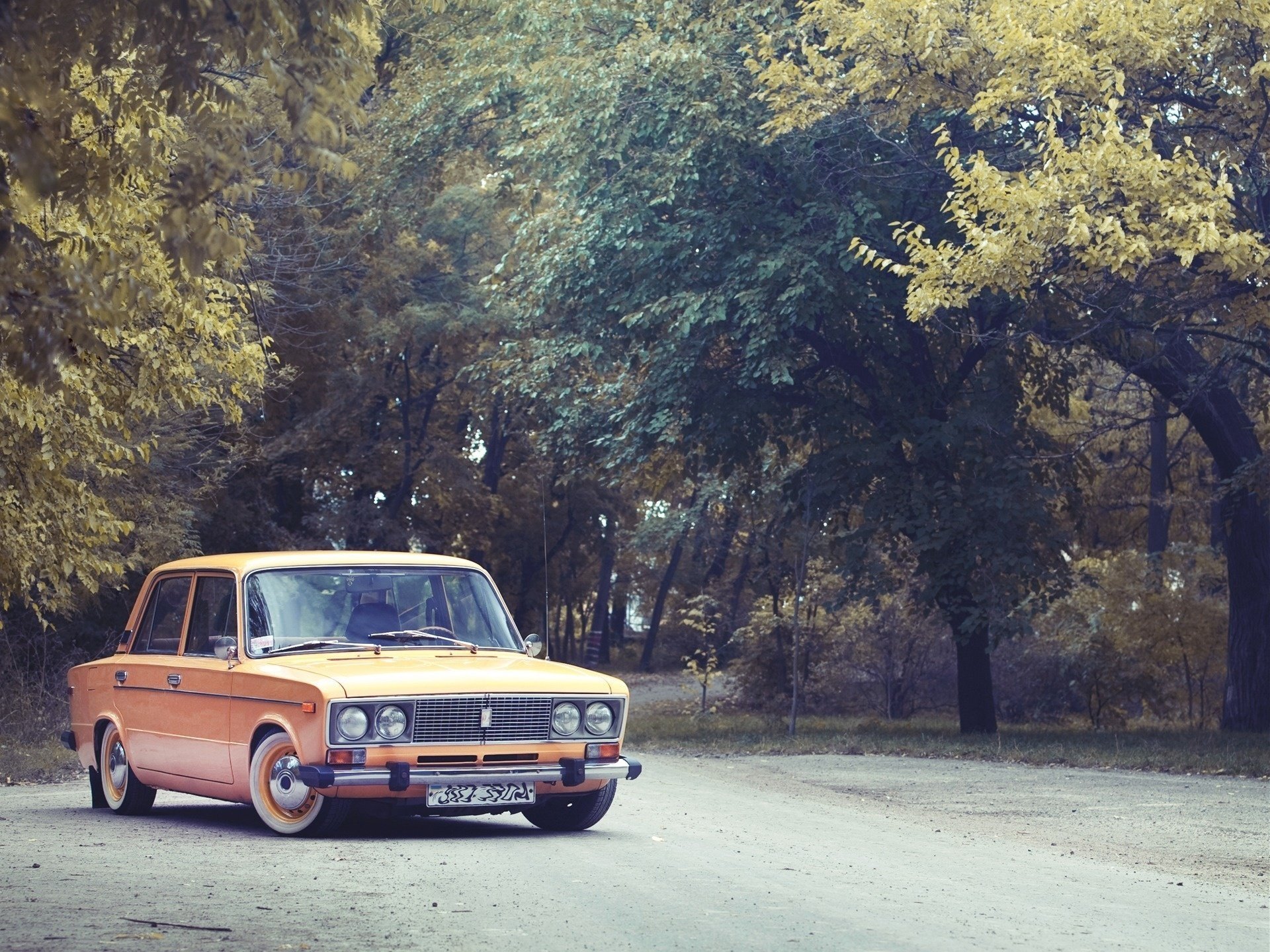 yellow classic vaz lada 2106