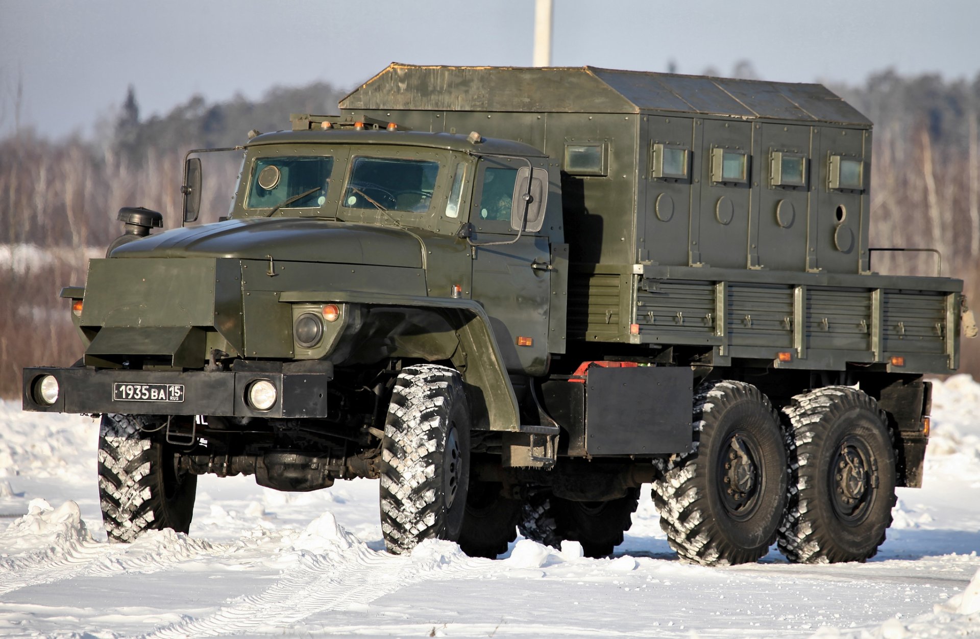 armored car ural-4320 star-b snow