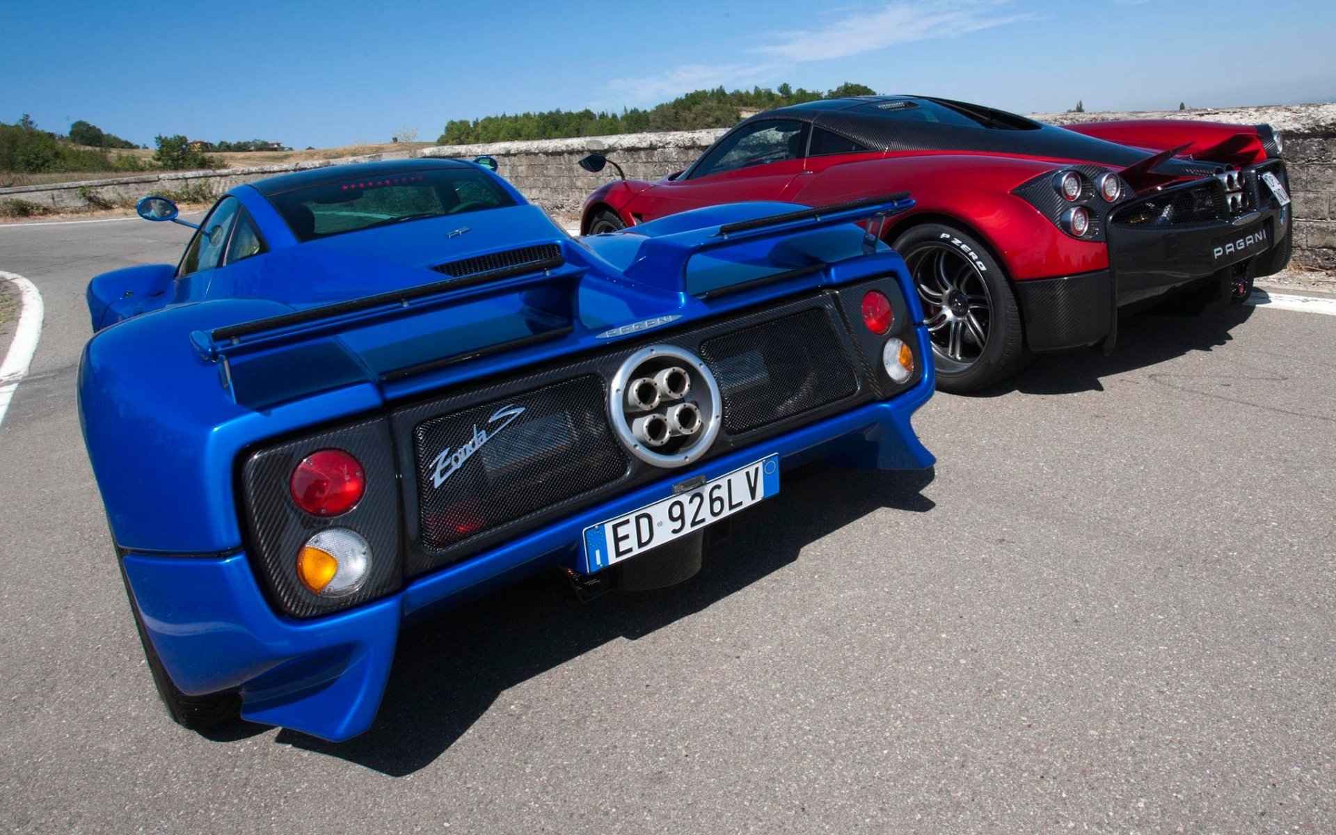 pagani zonda huayra pagani zonda huayra supercar rosso blu vista posteriore cielo