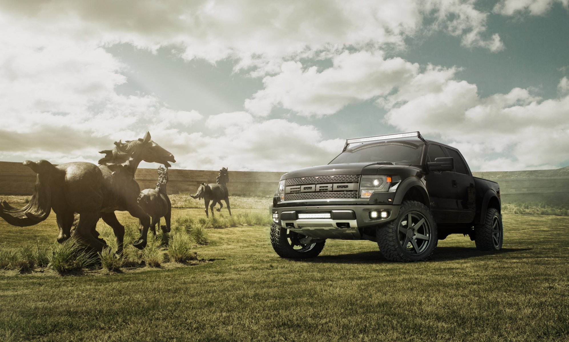 ford f-150 raptor nero raptor campo cielo cavalli