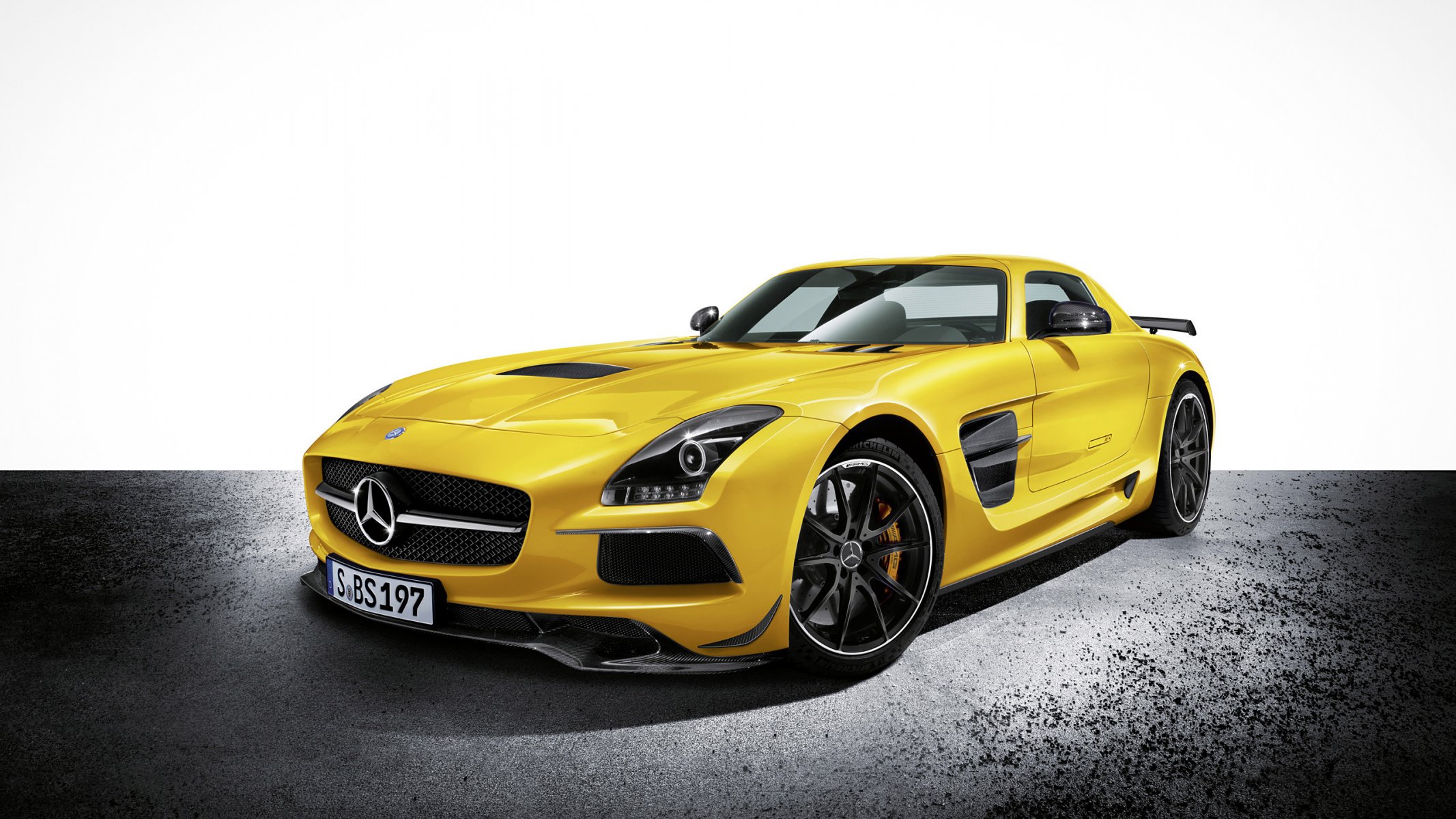 автомобиль обои mercedes benz sls желтый обоя мерседес слс передок красивая машина