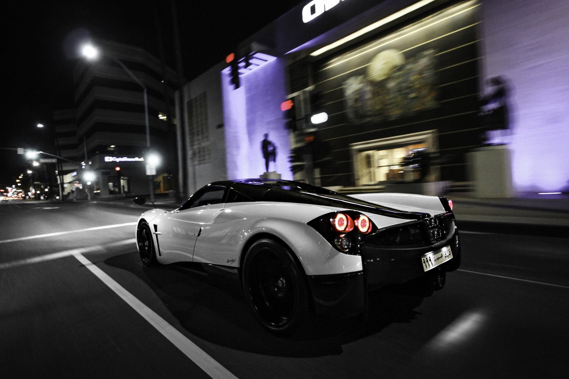 pagani huayra supersportwagen straße nacht