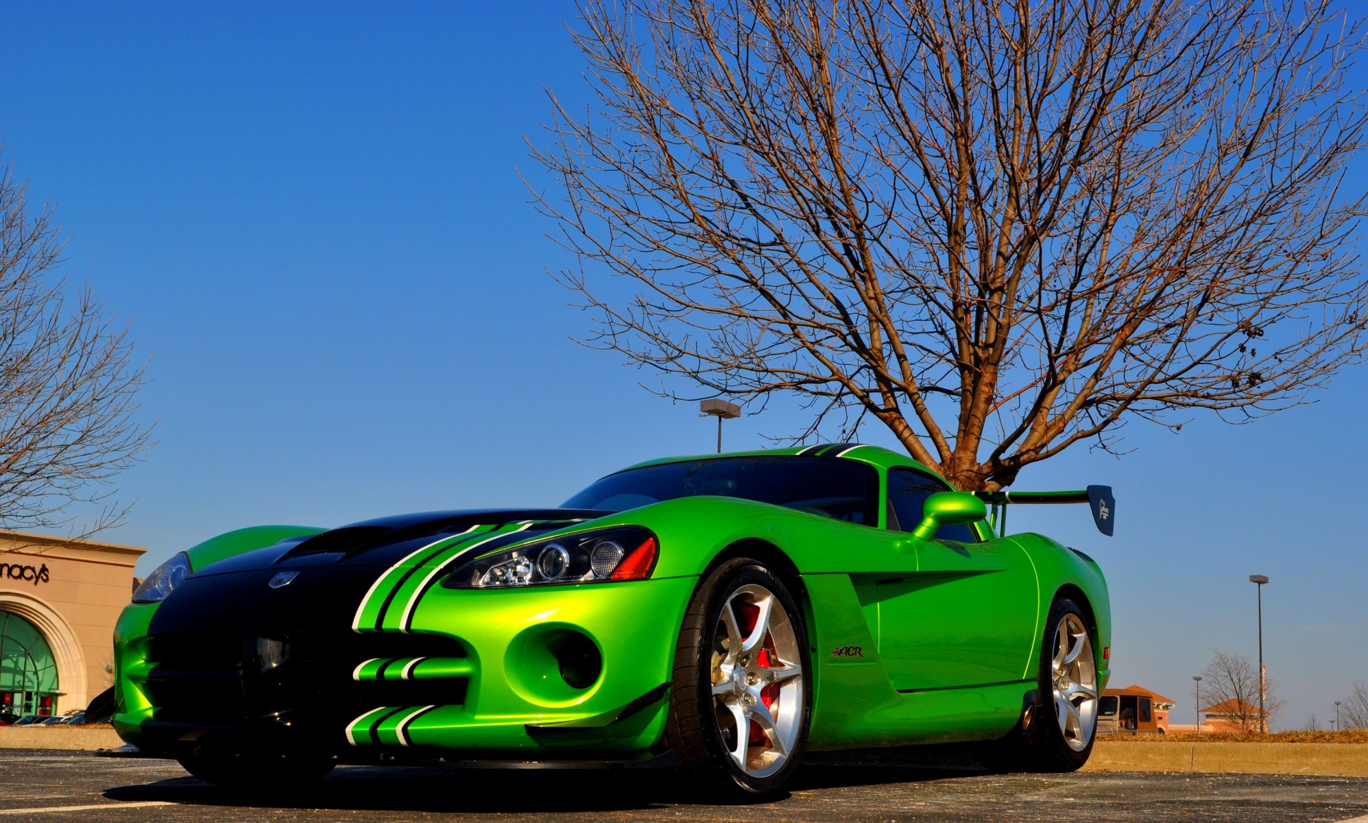 dodge viper acr double voiture de sport noir et vert tuning kit aérodynamique agressif grand aileron jantes michelin pilot sport cup super