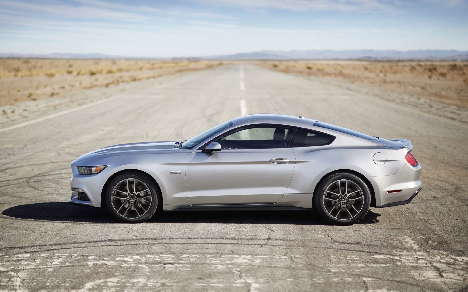 ford mustang muscle car muscle car side view horizon