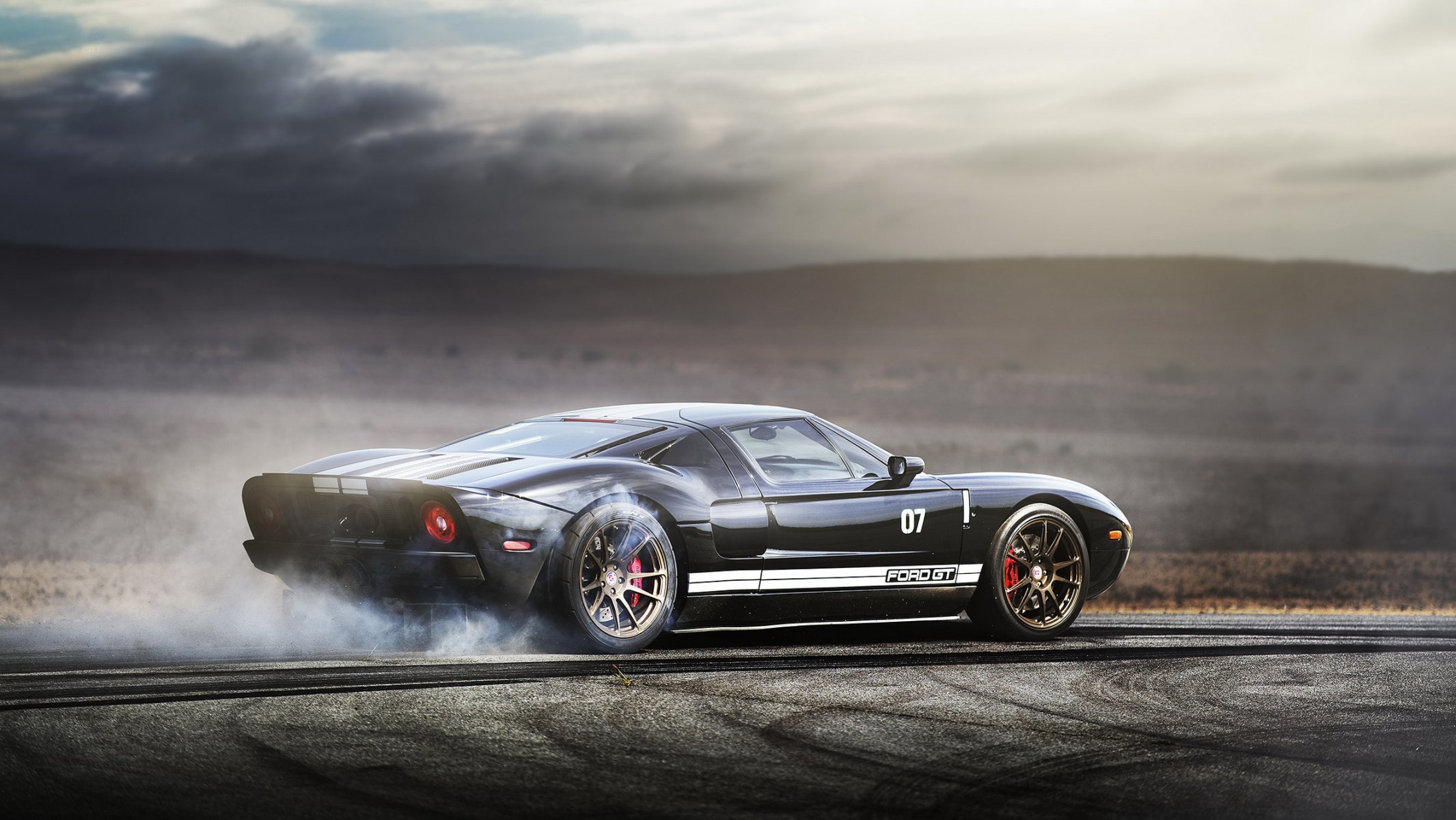 ford gt supercar burnout