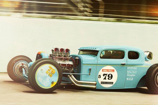 Hot Rod Coupé in Bewegung