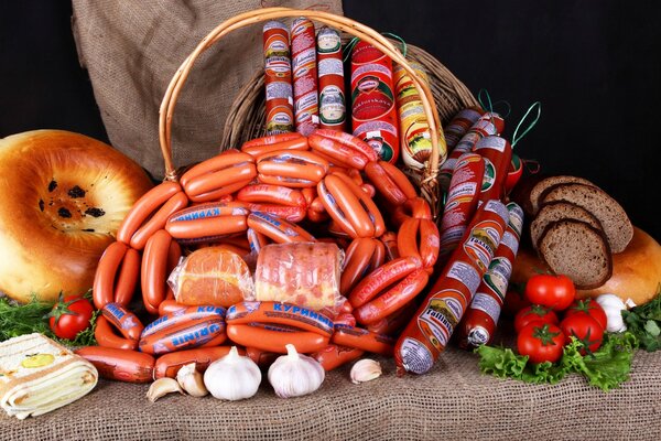 Bouquet of meat with pita bread and cheese