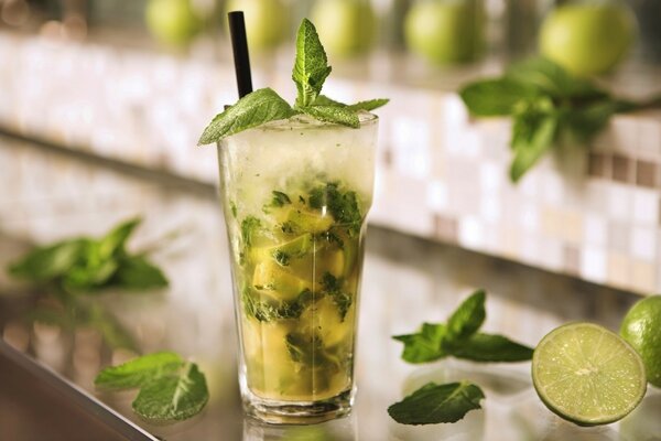 Photo mojito promotional shot. Mojito recipe with lime