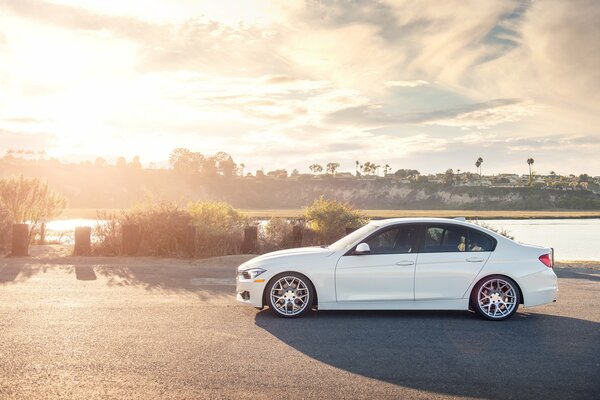 BMW dritte Reihe auf der Straße