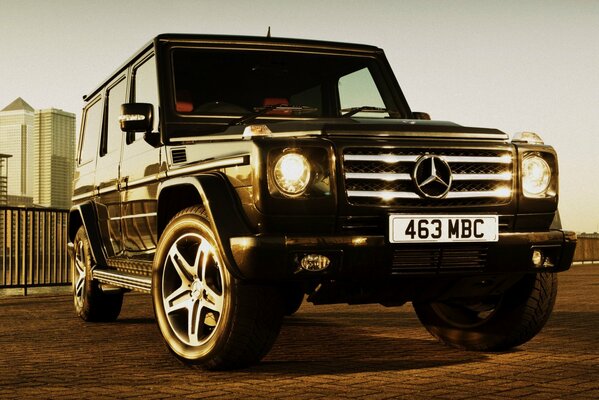 Black Mercedes-Benz G55 AMG