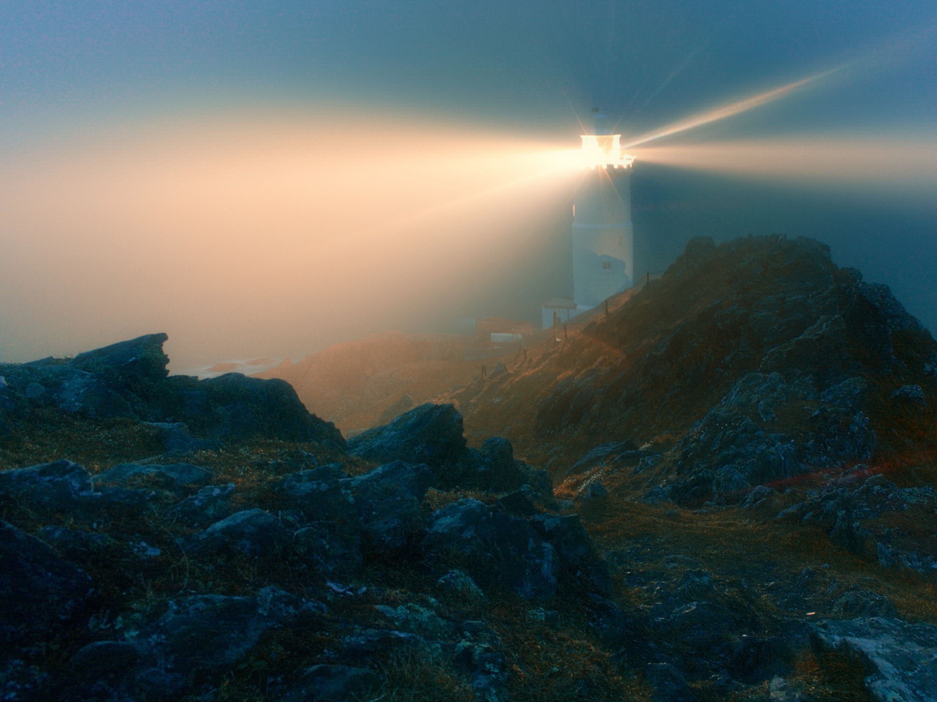 faro luz piedras