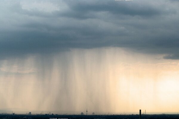 A rainy cloud. Rain from the side