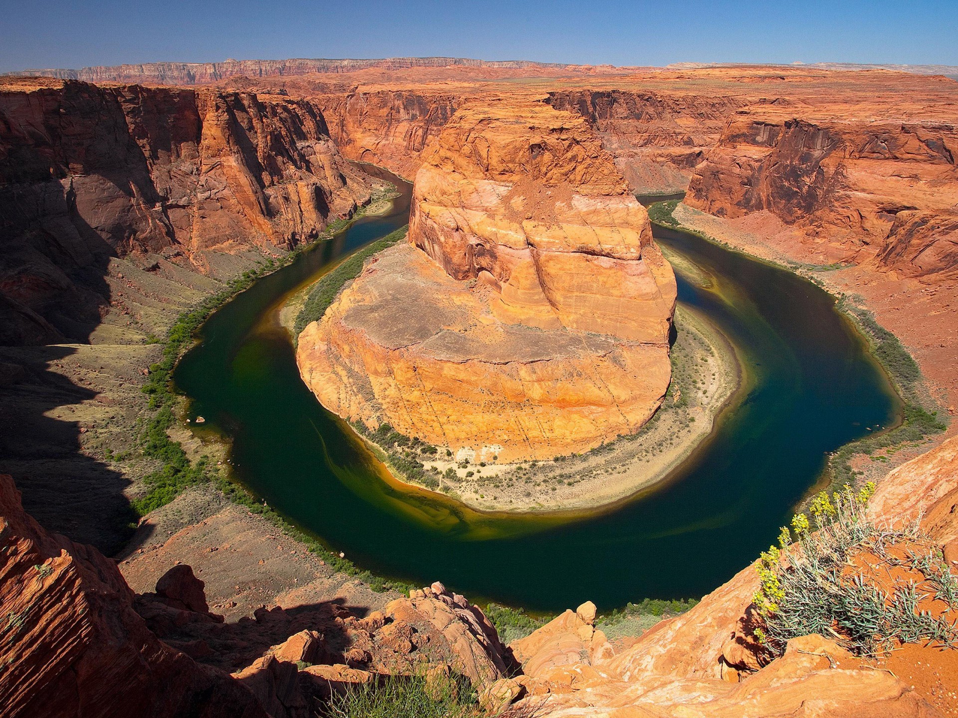 canyon montagne rocce acqua distanza erba cielo