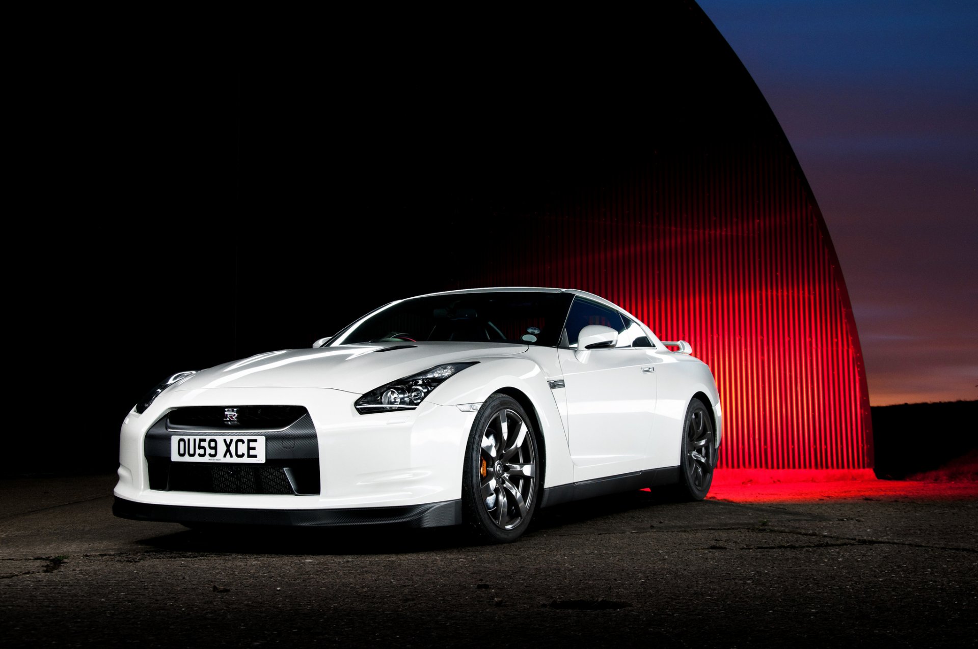 nissan gt-r blanc avant