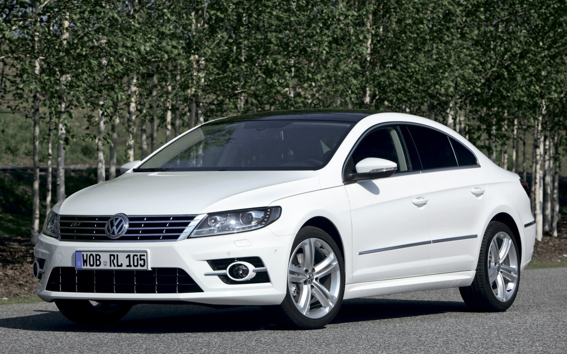 volkswagen passat cc r-line volkswagen passat cc bianco anteriore coupe alberi sfondo