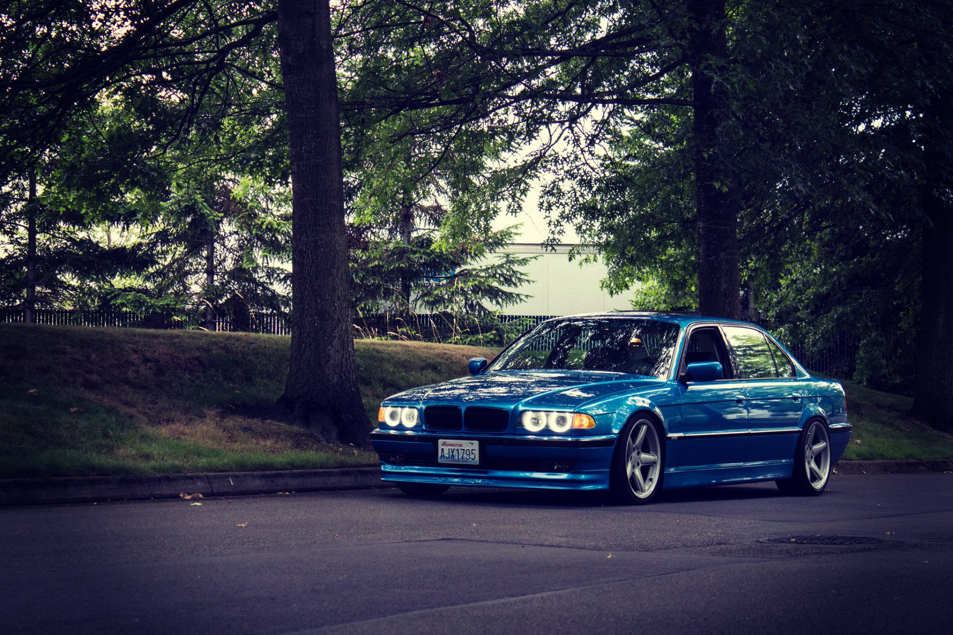 bmw e38 750il bmw clásico tuning posición azul carretera