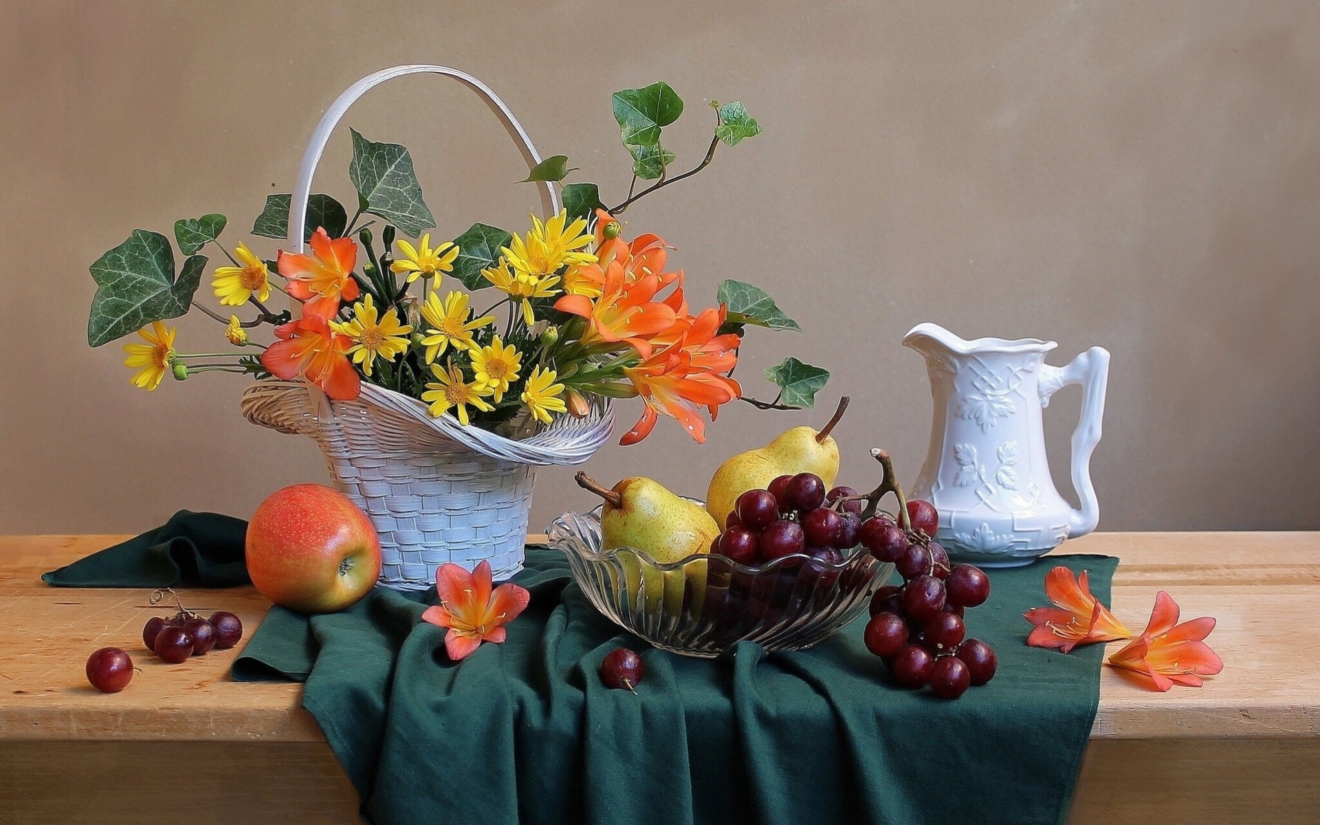 frutas uvas lecho peras flores manzana compras jarra florero