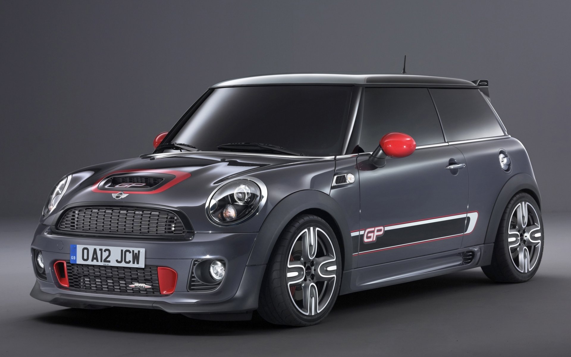 mini john cooper works gp mini hatchback przód szary tło