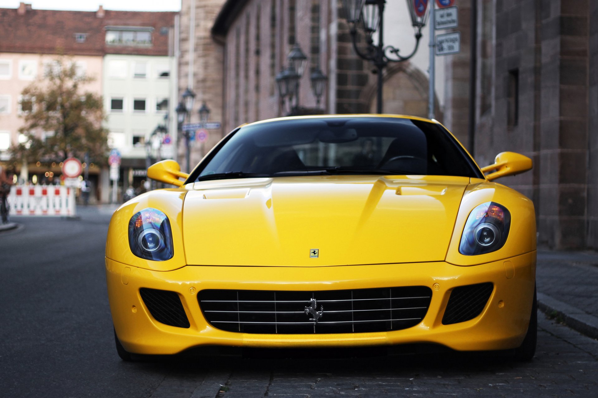 ferrari gtb fiorano v12 giallo supercar sportivo ferrari città bokeh sfocatura