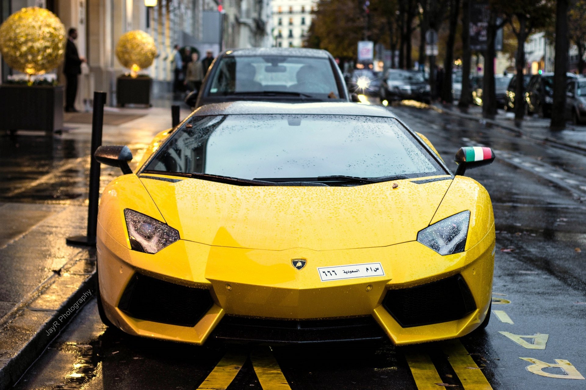 supersportwagen v12 lamborghini aventador lp700-4 gelb paris frankreich