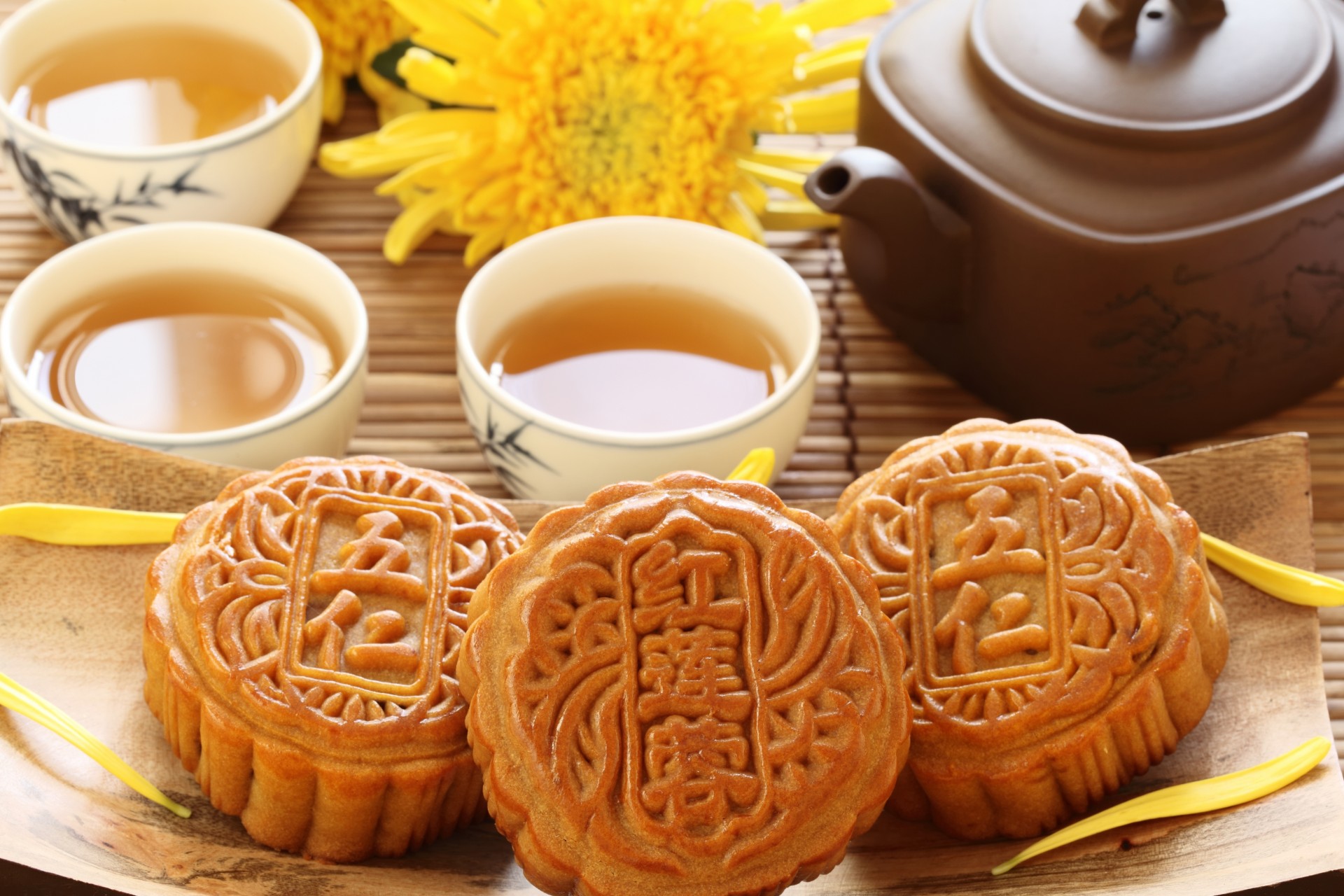 kettle flower china cookies cups beverages petal